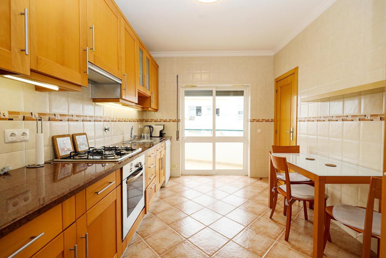 C03 - Gale Holiday Apartment In Lagos Exterior photo